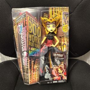 Monster High Luna Mothews Still In Box